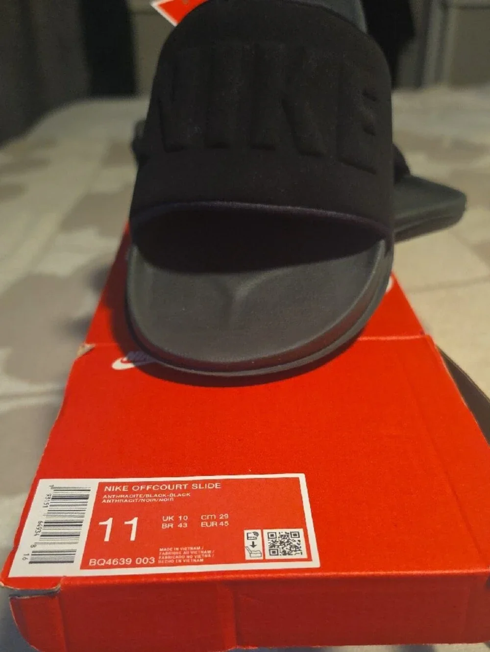 Nike easy slip
